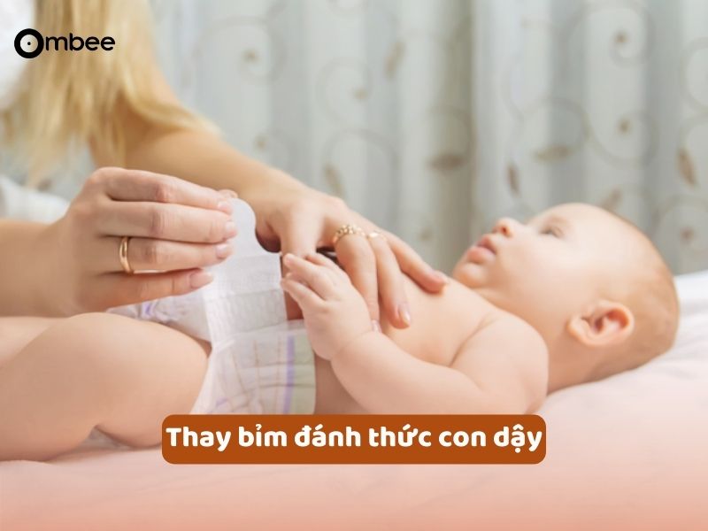7-cach-danh-thuc-tre-so-sinh-day-bu