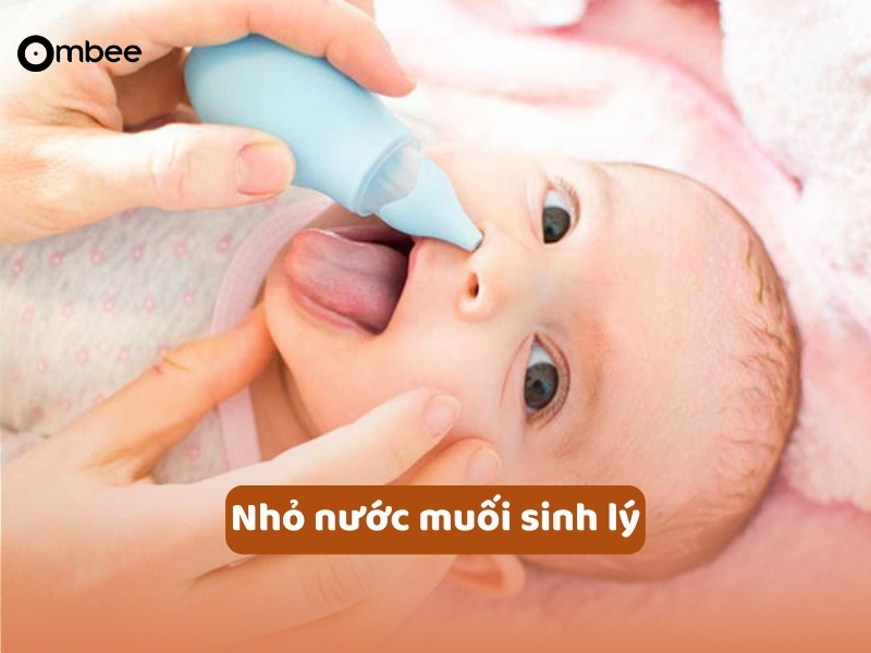 7-meo-dan-gian-chua-nghet-mui-cho-tre-so-sinh-hieu-qua