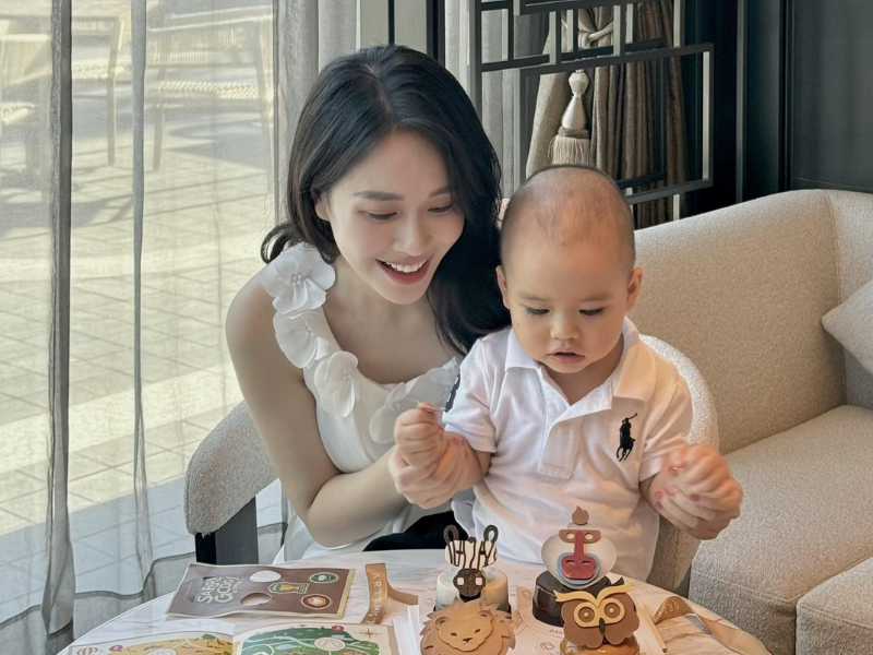 MC Ngô Mai Phương không chỉ là gương mặt quen thuộc với khán giả truyền hình mà còn là một mẹ bỉm hai con được yêu thích ngưỡng mộ bởi cách chăm con khoa học, hiện đại