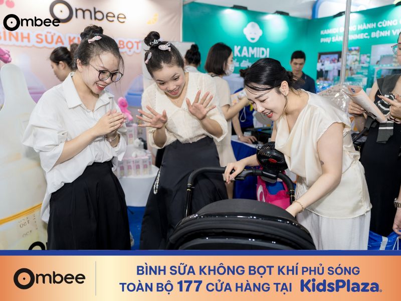 ombee-cung-ba-me-tao-nen-khoanh-khac-ruc-ro-tai-festival-me-bau-em-be-2025